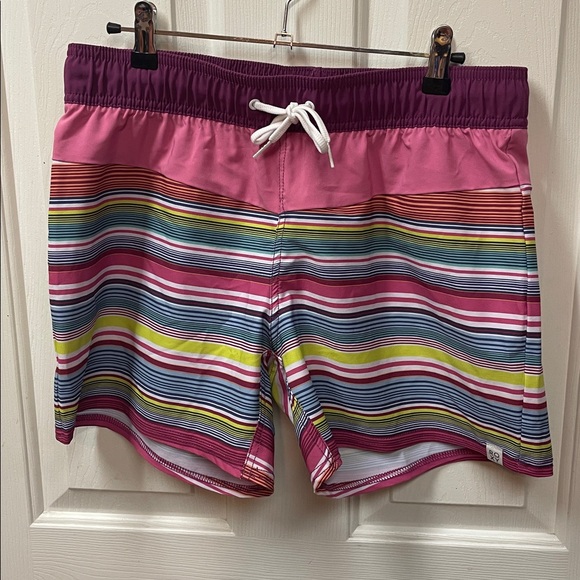 Roxy Women Multi-Color Board Shorts. - Picture 2 of 5